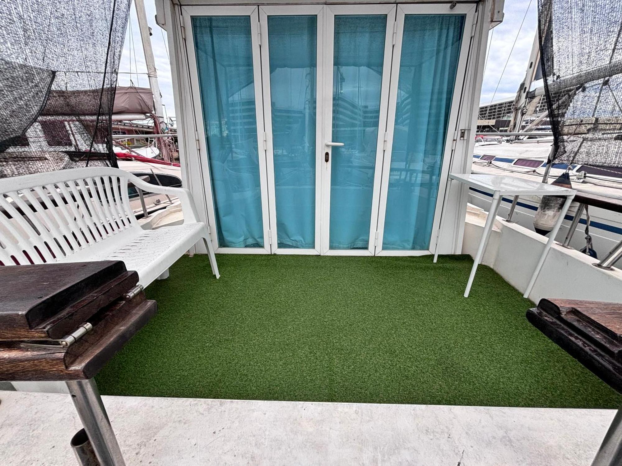 Wonderful Boat For Families And Friends Hotel Sant Adria de Besos Exterior photo
